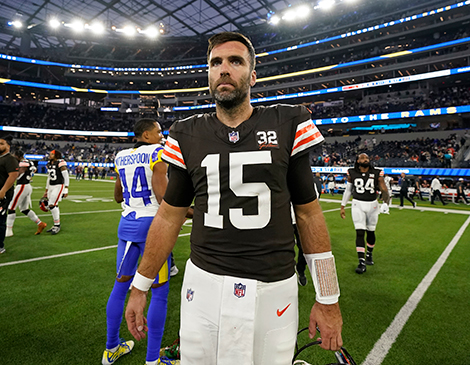 Cleveland Browns quarterback Joe Flacco walks off the field after a loss to the LA Rams