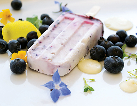 Blueberry-honey ice lollies